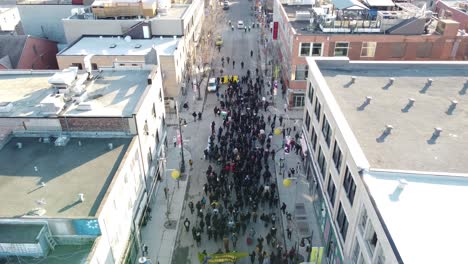 Kollektiv-Gegen-Polizeibrutalität-Gruppe-Protestiert-Auf-Der-Straße