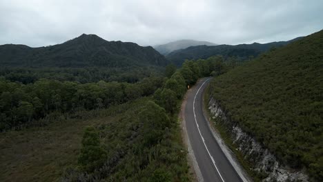 Mountain-Forest-Along-Asphalt-Road-At-Franklin-Gordon-Wild-Rivers-National-Park-In-Tasmania,-Australia