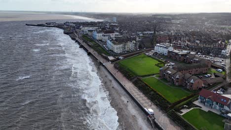 Mares-Tormentosos-Ciudad-Costera-De-Bridlington-Yorkshire-Reino-Unido-Antena-Ascendente