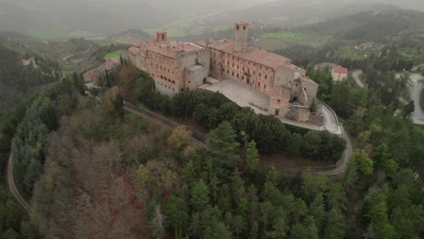 Discovering-Umbria-from-the-Air:-Monte-Santa-Maria-Tiberina-in-Aerial-Perspective