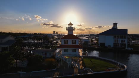 Puesta-De-Sol-Sobre-El-Faro-En-El-Lago-Pontchartrain-En-Luisiana