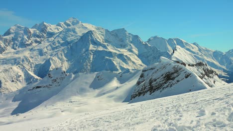 Vista-Del-Mont-Blanc,-La-Montaña-Más-Alta-De-Europa-Cerca-De-Chamonix,-Alta-Saboya,-Francia