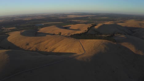 Aerial-drone-view-at-sunset-of-Steingarten-lookout-in-South-Australia