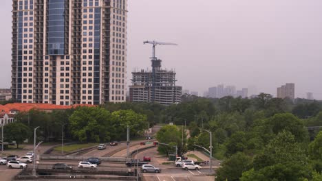 Drohnenansicht-Des-Allen-Parkway-In-Houston,-Texas