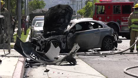 Coche-Dañado-Tras-Accidente-E-Incendio.