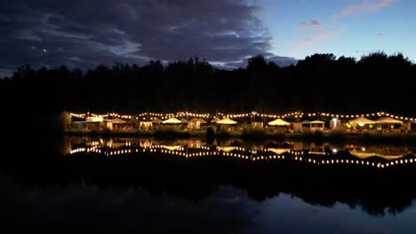 Bar-Del-Lago-En-El-Crepúsculo-Katowice