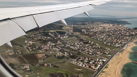 Landung-Am-Flughafen-Istanbul-Türkei-Strand-Airbus-Flugzeug-A320-Flügel