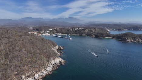 Huatulco-Bays,-nestled-on-pacific-coast-of-Mexico-in-Oaxaca,-offer-a-picturesque-destination