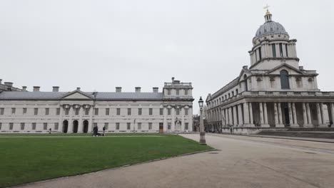 Queen-Anne-Court-At-Old-Royal-Naval-College-In-Greenwich,-Viewed-From-Across-Green-Lawn