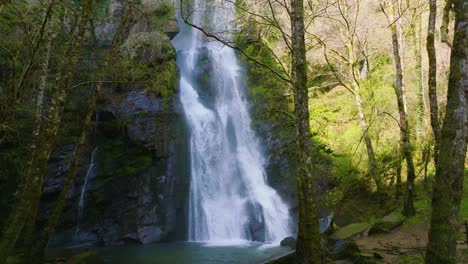 Stunning-Seimeira-de-Vilagocende-Waterfalls-Near-Fonsagrada-In-Lugo-Province,-Galicia-Spain