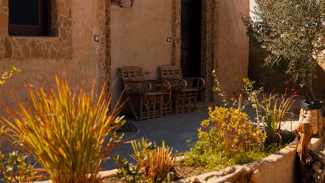Authentic-Grand-Siwa-oasis-guest-house-with-green-garden-in-North-Africa-desert,-Egypt