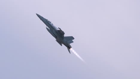 Flying-F18-with-full-afterburner-and-exhaust-flame-with-shock-diamonds
