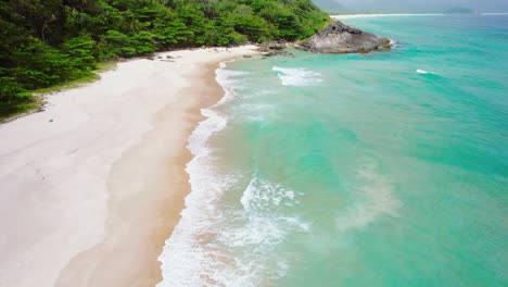 Big-island-Ilha-Grande-tropical-beach-Angra-dos-Reis,-Rio-de-Janeiro,-Brazil