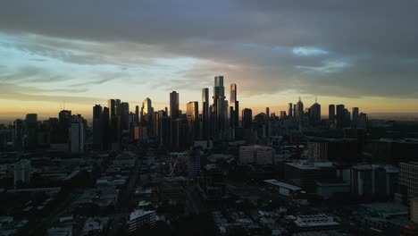 A-moody-sunset-drone-view-in-Melbourne,-Victoria,-Australia