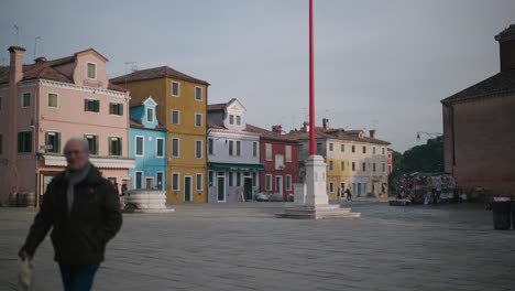 Colored-houses-of-Burano,-Venice,-Italy