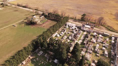 Countryside-serenity-at-a-small,-tranquil-cemetery