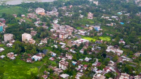 Bangladesh-suburban-village-with-colorful-buildings,-poor-third-world-country