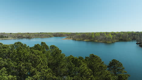 Scenic-View-Of-Glen-Springs-Lake-In-Tennessee,-United-States---Drone-Shot