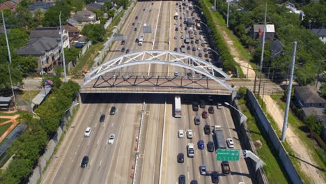 Aerial-view-of-car-traffic-on-59-South-freeway-in-Houston,-Texas