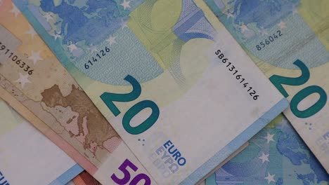 Euro-Banknoten-Teil-Der-Drehung-Im-Uhrzeigersinn