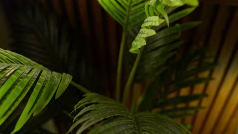 Kunstpflanzen-Mit-Realistischen-Blättern-Und-Pflanzen-Aus-Kunststoff
