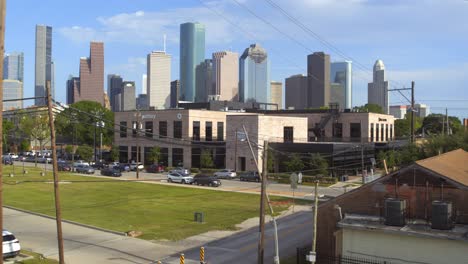 Avanzando-Con-Un-Dron-Del-área-Del-Centro-De-Houston,-Texas