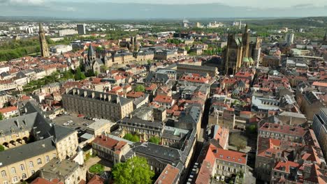 Aerial-Pullback-From-Metz-City-Center-with-The-Saint-Stephen-Cathedral