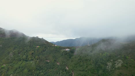 Vista-Aérea-Del-Hotel-Cerca-Del-Mirador-Eira-Do-Serrado-En-Funchal,-Portugal