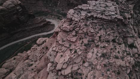 Felsformationen-In-Der-Wüste-Von-Moab,-Utah,-USA-–-Luftaufnahme-Einer-Drohne