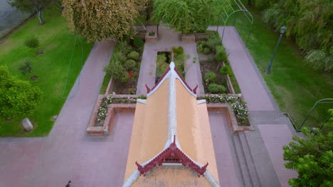 Aerial-Overview-Of-The-Plaza-Tailandia,-In-Parque-Araucano,-In-Santiago-De-Chile