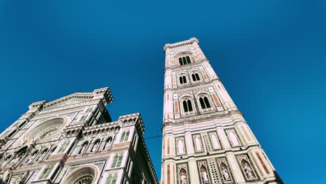 Fantastische-Kamerabewegung-Auf-Der-Spektakulären-Fassade-Der-Kathedrale-Von-Florenz-Und-Ihren-Türmen