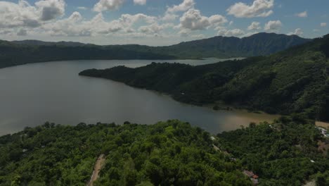 Valdesia-Staudamm,-Viele-Gewässer,-San-Cristobal-In-Der-Dominikanischen-Republik
