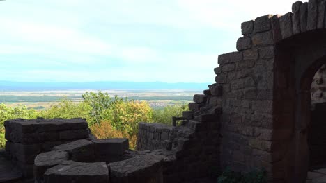 Los-Trois-châteaux-O-Tres-Castillos-De-Dagsbourg,-Wahlenbourg-Y-Weckmund-Se-Construyeron-A-Lo-Largo-De-Unos-200-Años,-Entre-Los-Siglos-XI-Y-XIII.