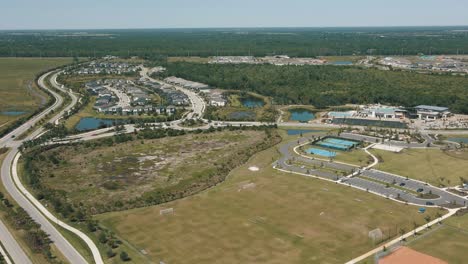 Imágenes-De-Drones-De-Una-Hermosa-Zona-Residencial-En-Sarasota,-Florida