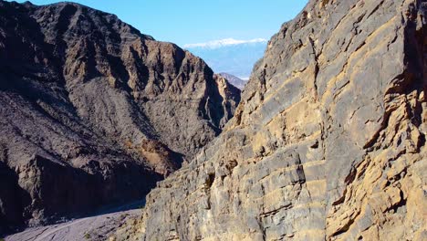 Sandstone-Rugged-Mountains-In-Death-Valley-National-Park-In-The-Mojave-Desert,-California,-USA