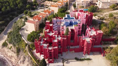 La-Muralla-Roja---'The-Red-Wall'-building,-Calpe-Spain