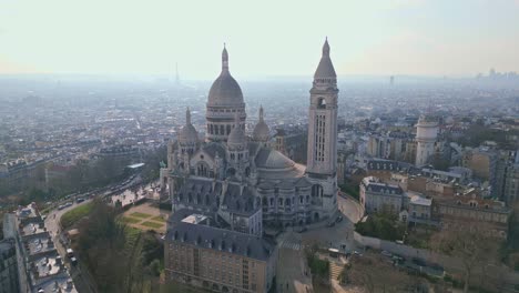Fachada-Del-Sacre-Coeur,-La-Colina-De-Montmartre-En-París,-Francia