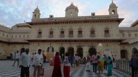 Ayodhya,-Indien---06.03.2024:-Kanak-Bhawan-Ist-Ein-Tempel-In-Ram-Janmabhoomi-Ayodhya,-Ein-Heiliger-Hindutempel-Mit-Lebendiger-Architektur-Und-Dramatischem-Himmel-Als-Palast,-Der-Sita-Von-Lord-Rama-Von-Kaikeyi-Geschenkt-Wurde.