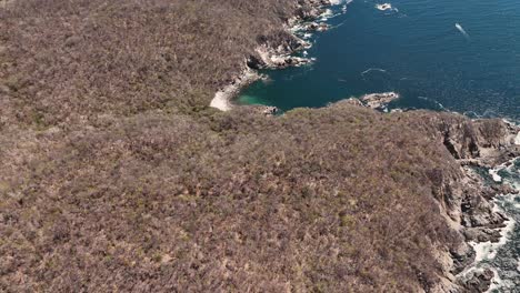 Buchten-Von-Huatulco,-Berge,-Die-Verschiedene-Strände-Umgeben