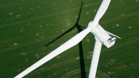 Vista-Aérea-De-La-Turbina-Eólica