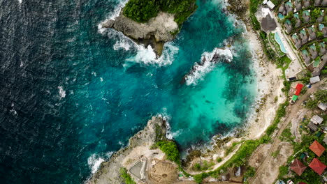 Blue-Lagoon-Nusa-Ceningan,-Lembongan,-Bali-in-Indonesia