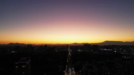 Ein-Herbstsonnenuntergang-In-Santiago,-Chile
