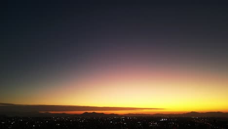 Farben-Des-Sonnenuntergangs-In-Der-Stadt-Santiago-De-Chile