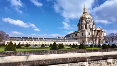 Les-Invalides-architectural-complex-and-gardens,-Paris-in-France