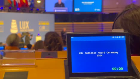 Bildschirmanzeige-Bei-Der-Lux-Zeremonie-Im-EU-Parlament