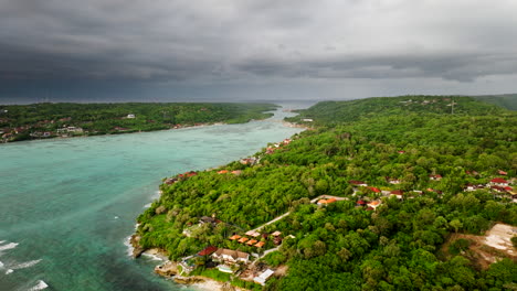 Estrecho-Entre-Las-Islas-Nusa-Lembongan-Y-Nusa-Ceningan,-Bali-En-Indonesia