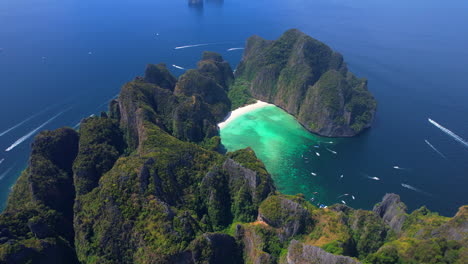 Drohnenansicht-Des-Exotischen-Maya-Bay-Beach-Im-Tropischen-Thailand