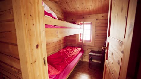 Dormitorio-Cabina-Con-Literas-En-Verran,-Noruega