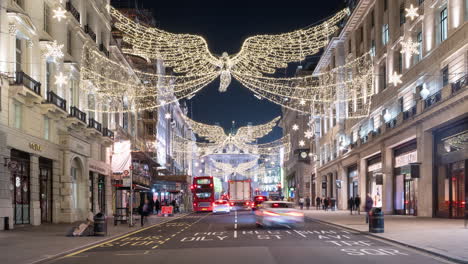 Timelapse-of-traffic-under-the-Regent-Street-Christmas-Lights-in-London,-United-Kingdom