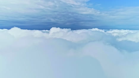 Flauschige-Weiße-Wolken,-Blick-Von-Oben